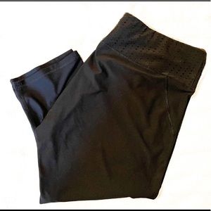 🌼 2/$25 🌼 Capri yoga pants